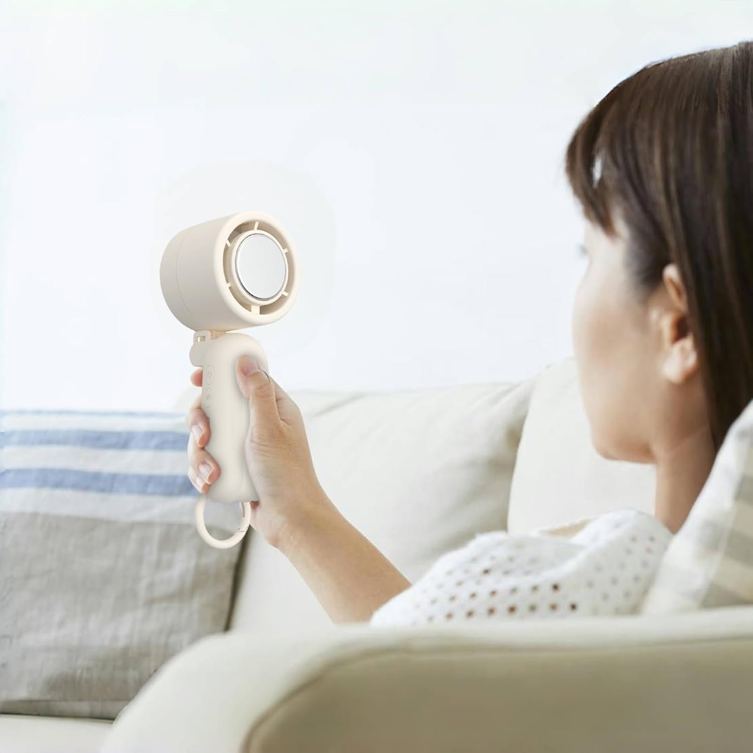 Ventilatore Portatile A Mano,Ventilatore Elettrico Compatto con Raffreddamento - Display LED con 3 Velocità Silenziose e Accessori Tecnologici a Batteria per Bambini, Donne e Uomini - Image 7